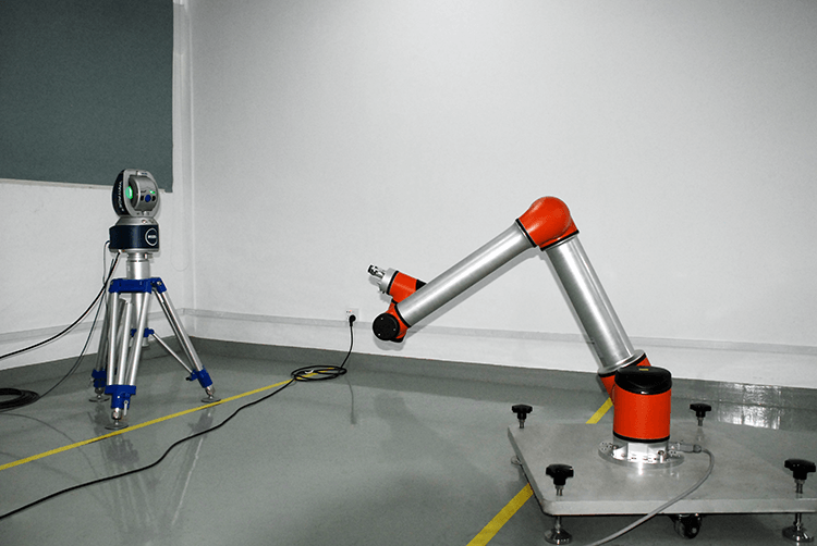 Collaborative robots utilize laser positioning tests for precise adjustments and accurate positioning
